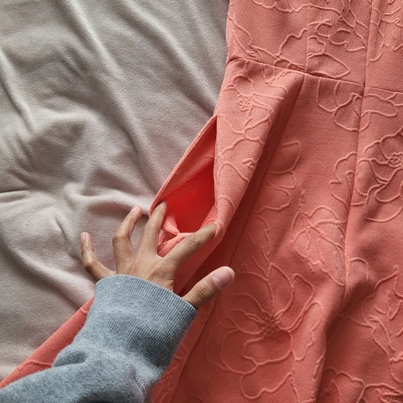 Elegant Coral Floral Dress with side pockets Size Zero - Picture 3 of 8